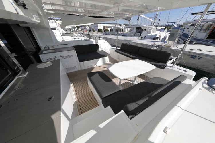 Boat rental in Sukošan, 