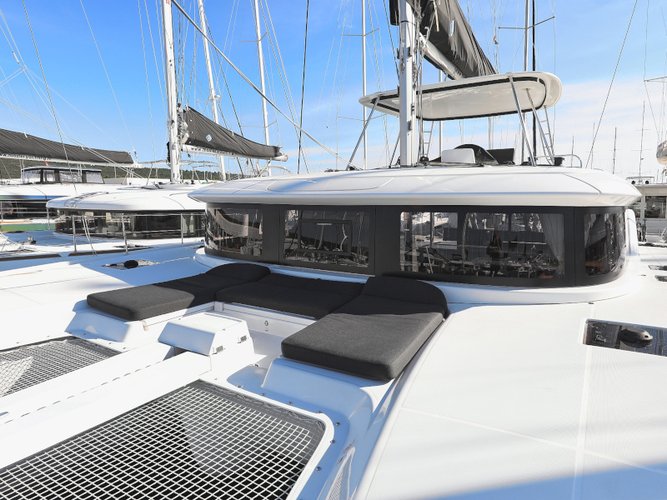 Up to 12 persons can enjoy a ride on this Lagoon boat