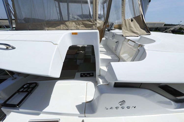 Up to 12 persons can enjoy a ride on this Lagoon boat