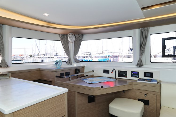 Discover Sukošan surroundings on this Lagoon 46  Lagoon boat