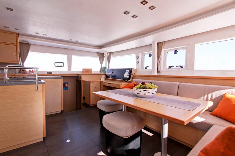 Catamaran boat rental in Marina di Nettuno, Italy