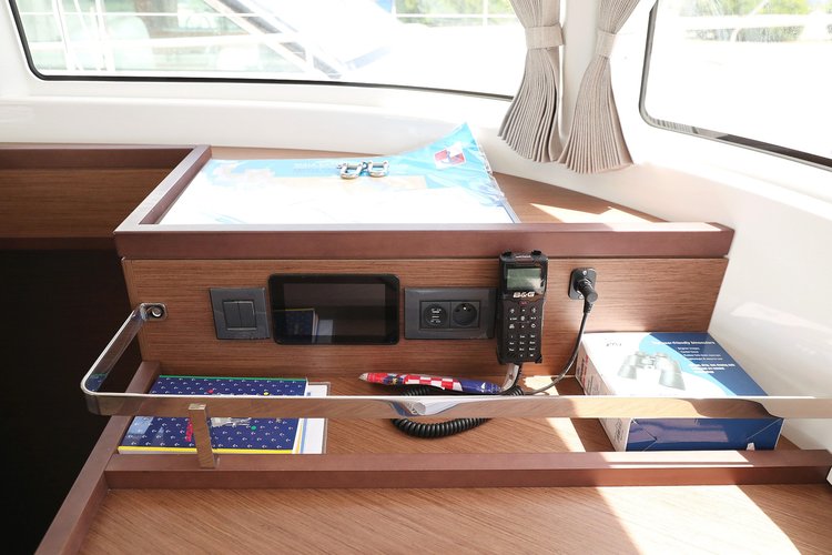 Discover Sukošan surroundings on this Lagoon 46  Lagoon boat