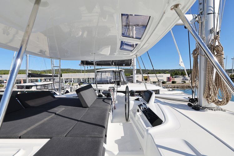 Discover Sukošan surroundings on this Lagoon 46  Lagoon boat