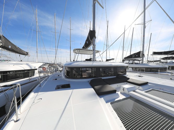 Discover Sukošan surroundings on this Lagoon 46  Lagoon boat