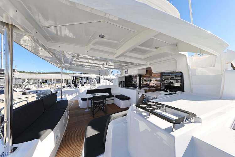 Discover Sukošan surroundings on this Lagoon 46  Lagoon boat