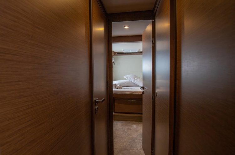 Lagoon boat for rent in Salerno