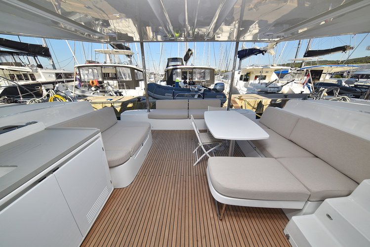 Boat rental in Sukošan, 