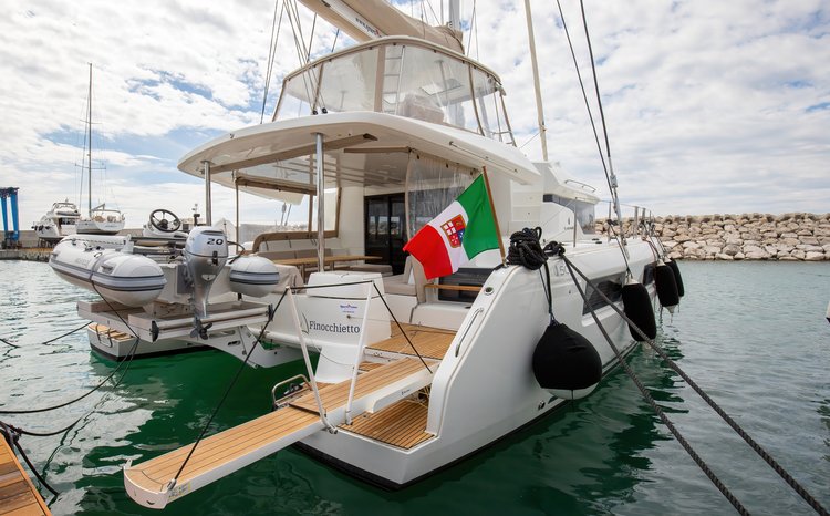 Discover Salerno surroundings on this Lagoon 50 Lagoon boat