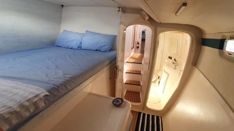 Boat rental in Mahe, Victoria, 