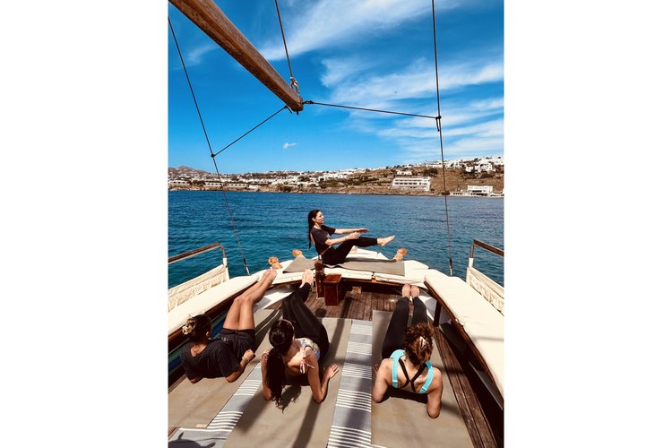 Up to 18 persons can enjoy a ride on this Classic boat