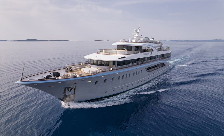 Motor yacht boat for rent in Split