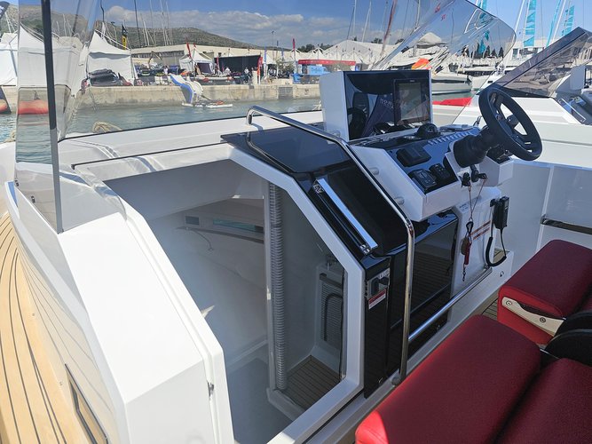 Explore Seget Donji on this beautiful motor boat for rent