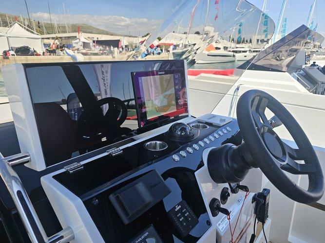 Explore Seget Donji on this beautiful motor boat for rent