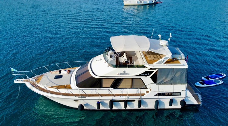 Boating is fun with a Motor boat in Pula
