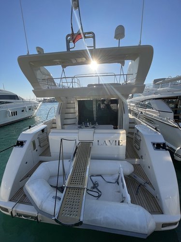 Discover Sukošan surroundings on this Eminence X6  boat