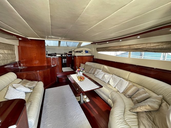 This 56.7'  cand take up to 7 passengers around Sukošan