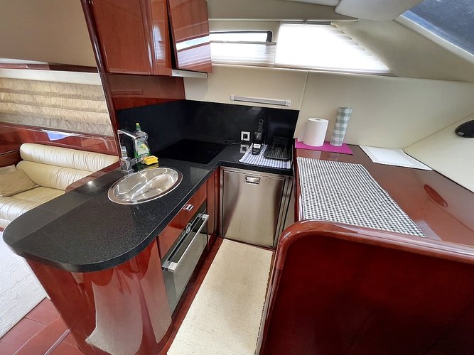 This 56.7'  cand take up to 7 passengers around Sukošan