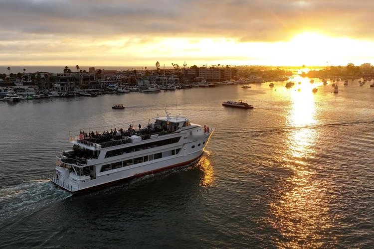 Custom's 140.0 feet in Newport Beach