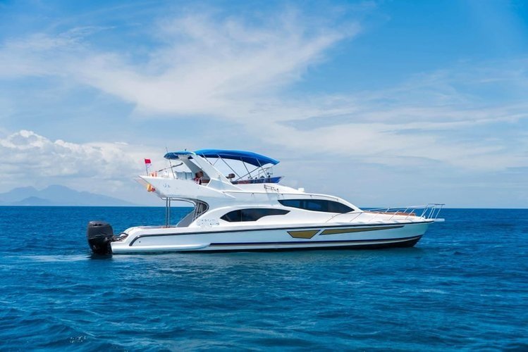Explore Bali on our luxurious Yacht!!!