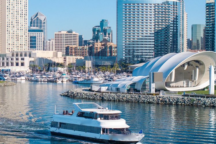 This 85.0' Custom cand take up to 100 passengers around San Diego