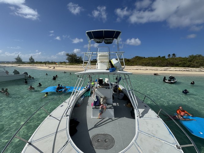 Up to 14 persons can enjoy a ride on this Motor yacht boat