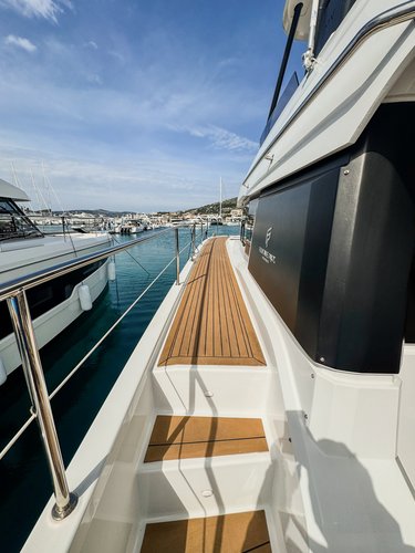 Climb aboard this motor boat for a great sailing experience!