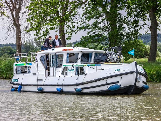 Cruise in style on this beautiful motor boat rental