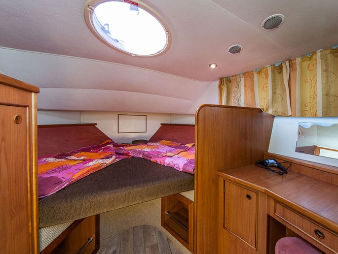 Enjoy Argens-Minervois, FR to the fullest on our comfortable P?nichette Europa 400