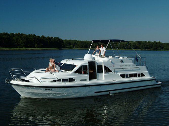 Take this P?nichette Europa 400 for a spin!