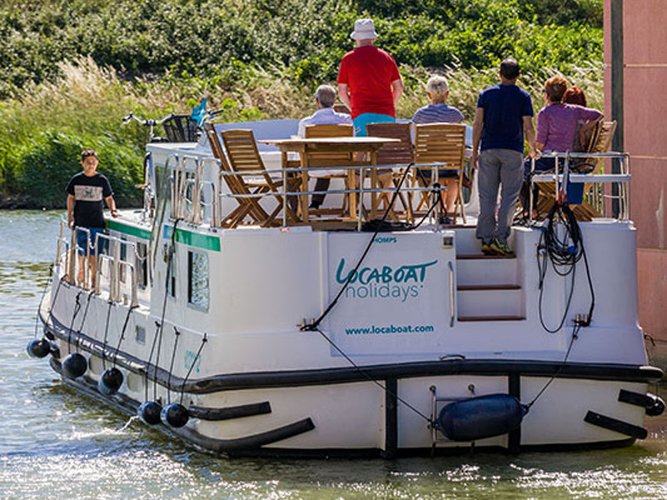 The perfect boat to enjoy everything Argens-Minervois, FR has to offer