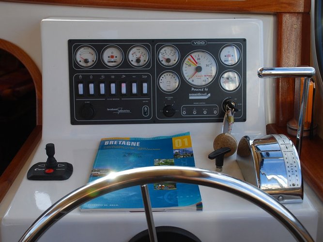 Enjoy luxury and comfort on this Lattes motor boat charter