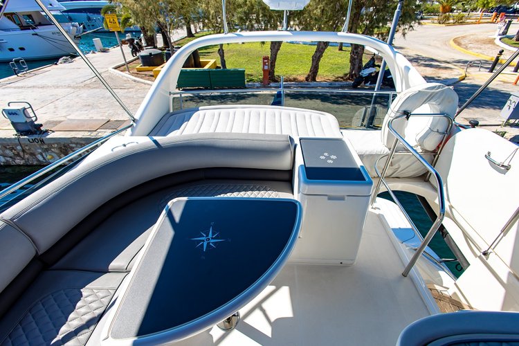 Motor yacht boat for rent in Athens