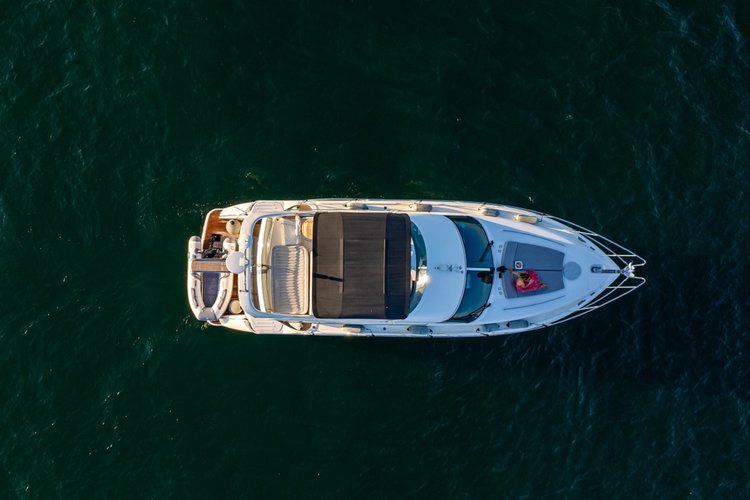 Up to 4 persons can enjoy a ride on this Motor yacht boat