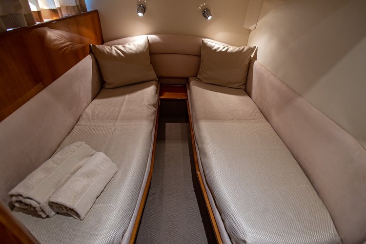 Motor yacht boat for rent in Athens