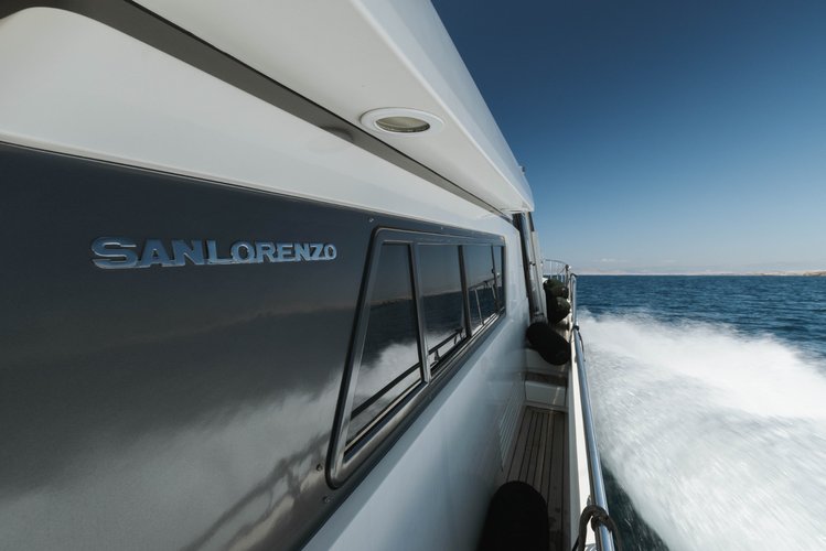 Motor yacht boat for rent in Athens