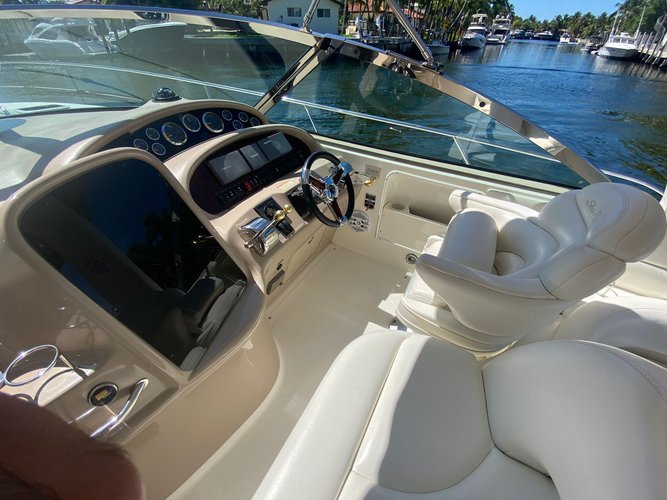 Up to 13 persons can enjoy a ride on this Sea Ray boat
