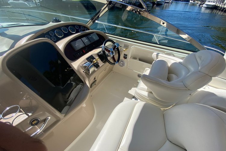 Boat rental in Miami, FL