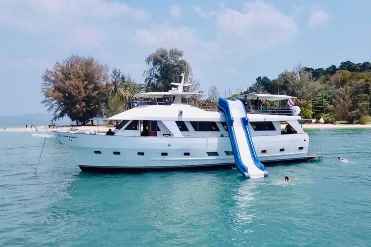 Up to 50 persons can enjoy a ride on this Dive boat boat