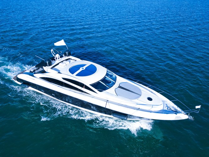 Up to 13 persons can enjoy a ride on this Sunseeker boat