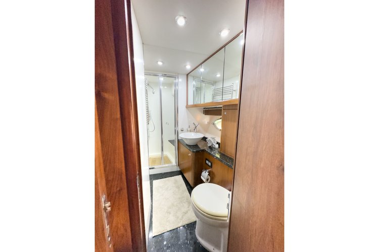 82.0 feet Sunseeker in great shape