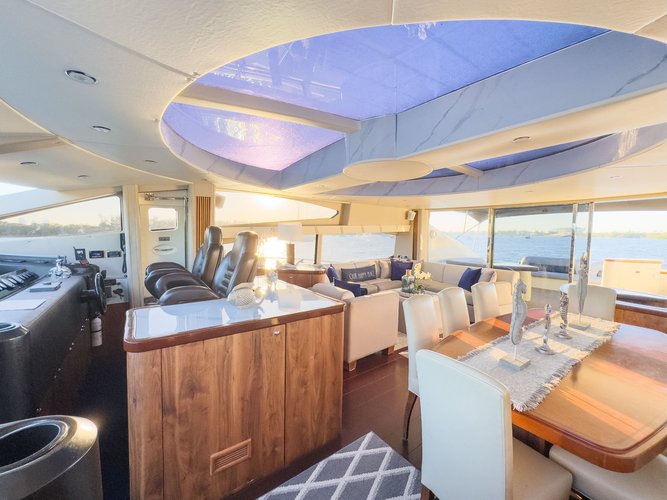 Discover Miami surroundings on this Predator Sunseeker boat