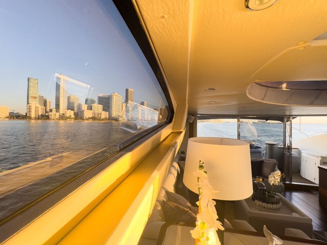 Boat rental in Miami, FL