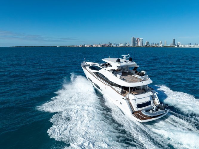 Discover Miami Beach surroundings on this Sunseeker 96 Sunseeker boat
