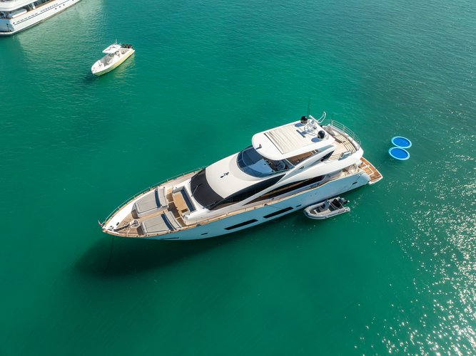 Up to 13 persons can enjoy a ride on this Sunseeker boat