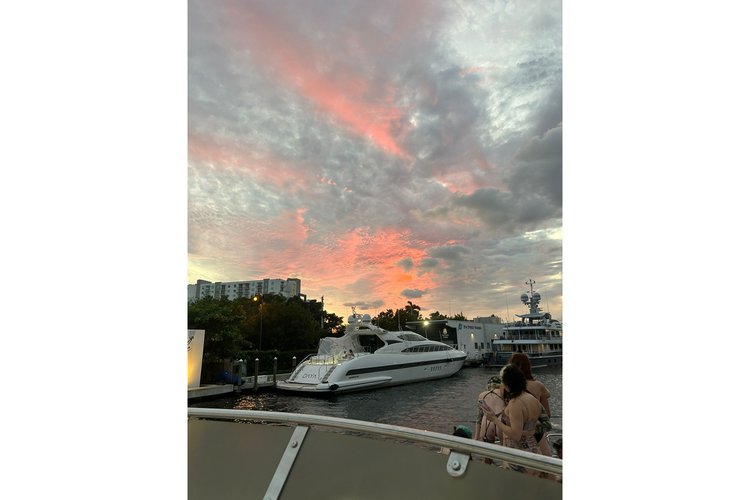 Azimut boat for rent in Miami