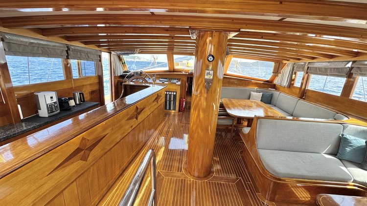 Climb aboard this sailboat for a great sailing experience!