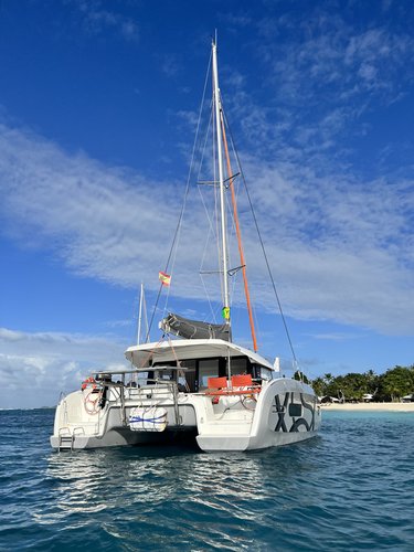 Up to 8 persons can enjoy a ride on this Catamaran boat