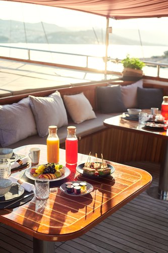 Boat rental in Sumpetar, 