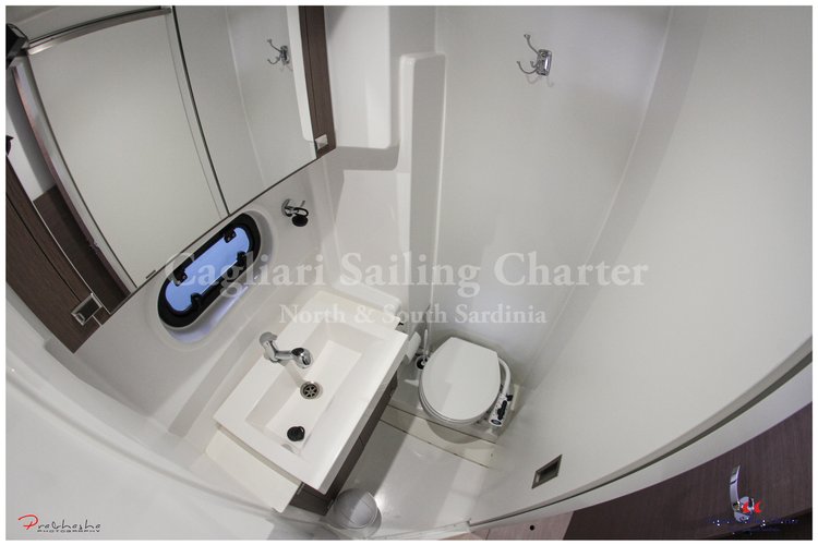 Up to 11 persons can enjoy a ride on this Catamaran boat