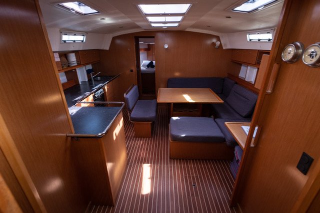 This 46.7' Bavaria Yachtbau cand take up to 9 passengers around Fezzano di Portovenere / La Spezia